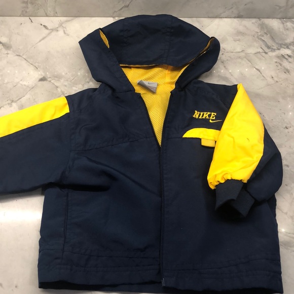 Boys 16 piece summer to fall bundle 12M - Picture 8 of 9